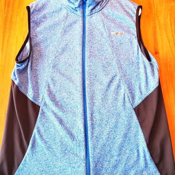 Reebok sport vest - Picture 1 of 4